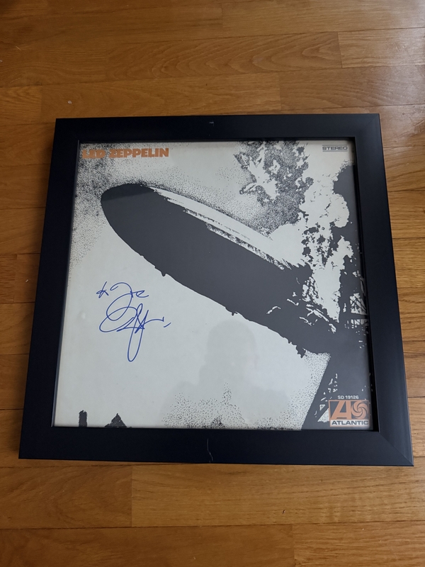 Autograph purchased from RACC Trusted Seller Ron Dabitz