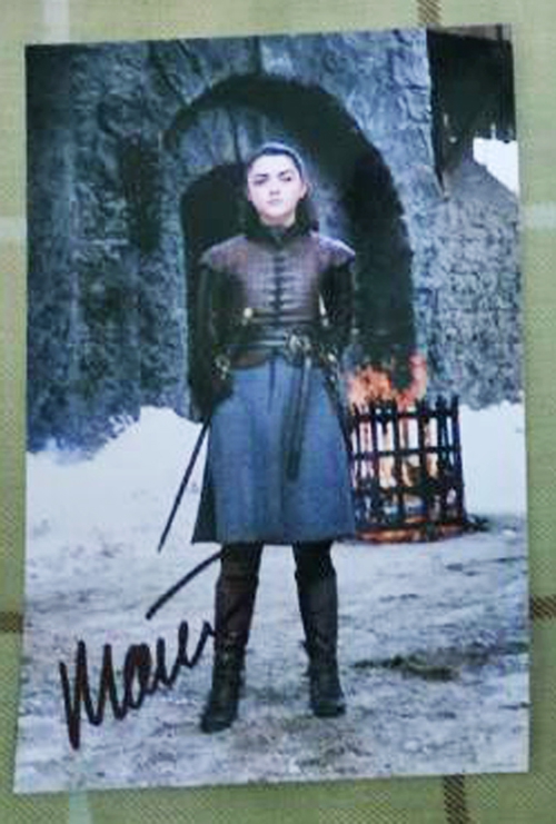 Maisie Williams Autograph by Fanmail TTM