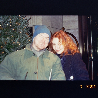 Tori Amos Autograph Profile
