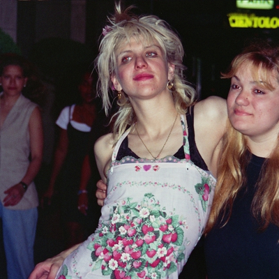 Courtney Love Autograph Profile