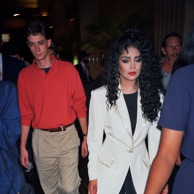 La Toya Jackson Autograph Profile