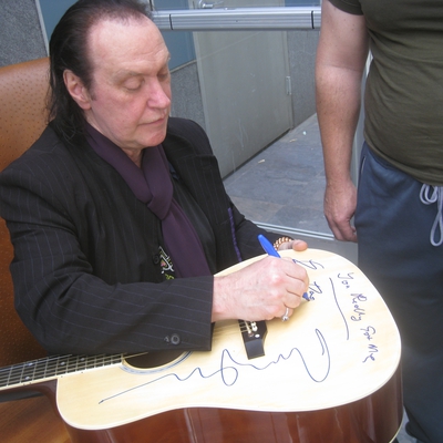 Dave Davies Autograph Profile
