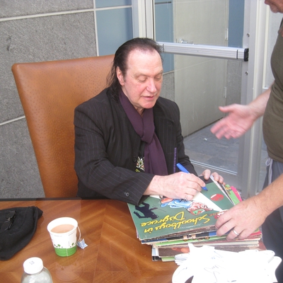 Dave Davies Autograph Profile
