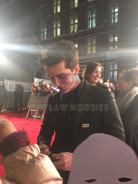 Fionn Whitehead Proof Signing Photo from RACC Autograph Collector Outlaw Hobbies Fionn Whitehead Proof Signing Photo from RACC Autograph Collector Outlaw Hobbies