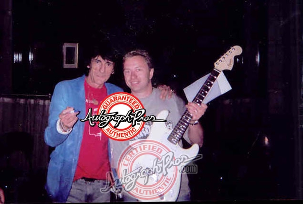 Ronnie Wood Photo with RACC Autograph Collector Autograph Pros