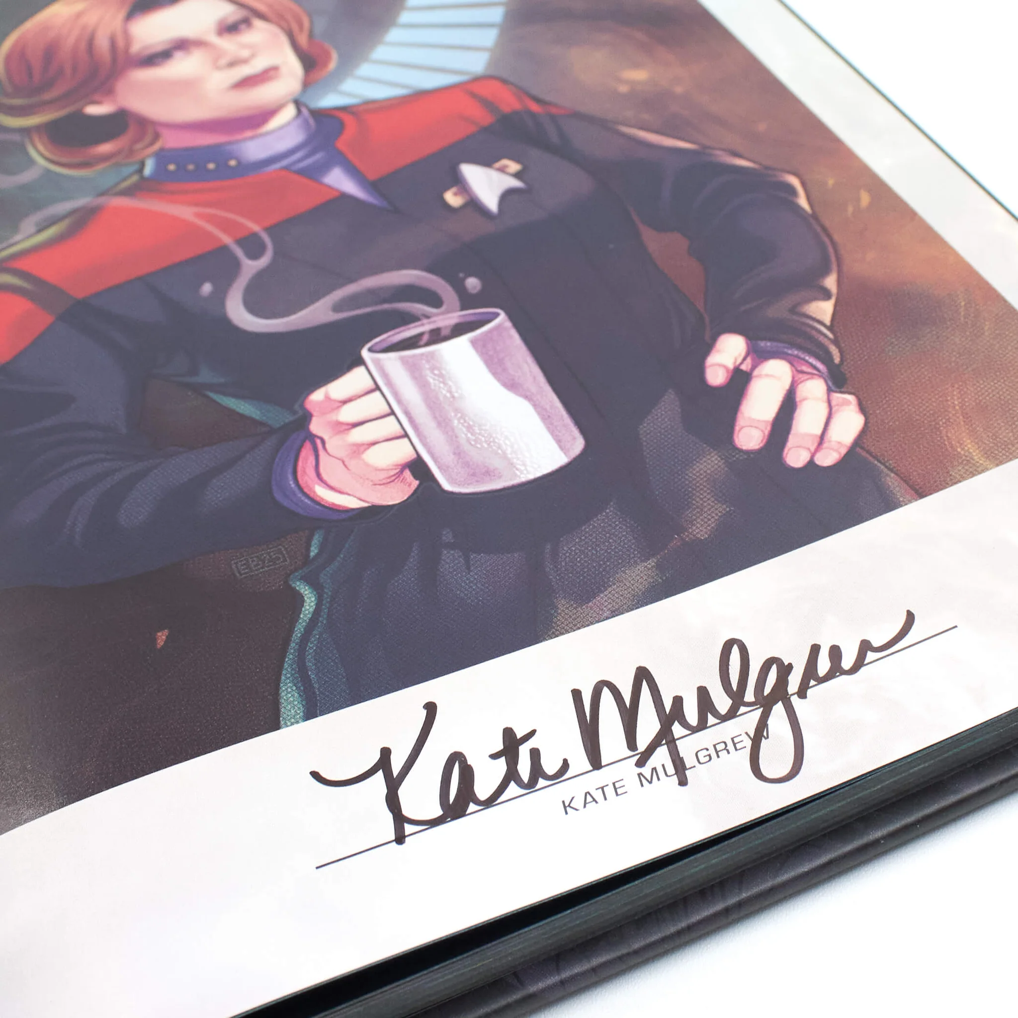 IDW Publishing Star Trek: Voyager--Homecoming - IDW Exclusive Signed by Kate Mulgrew